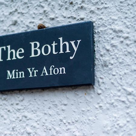Riverside Bothy In Heart Of Scenic Harbour Village ソルヴァ エクステリア 写真